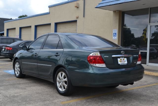 2006 Toyota Camry XLE V6 114370A