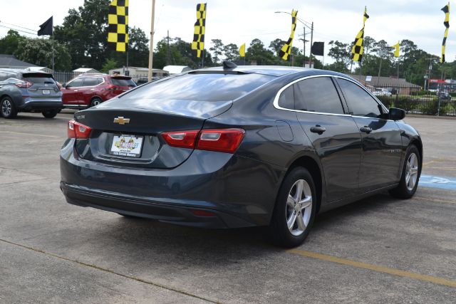 2020 Chevrolet Malibu FWD LS 049421