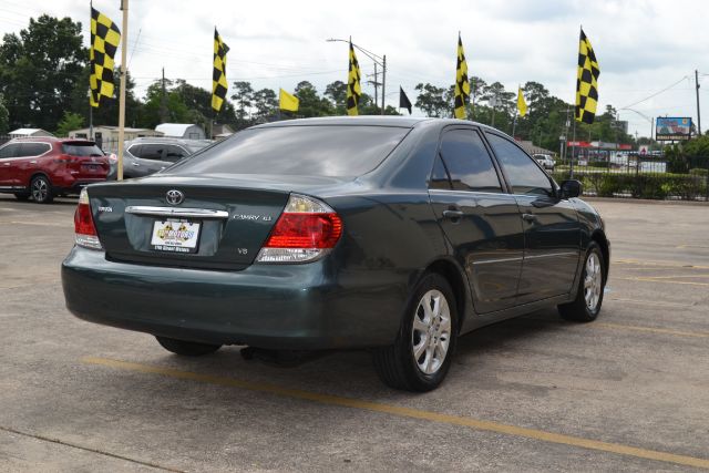 2006 Toyota Camry XLE V6 114370A