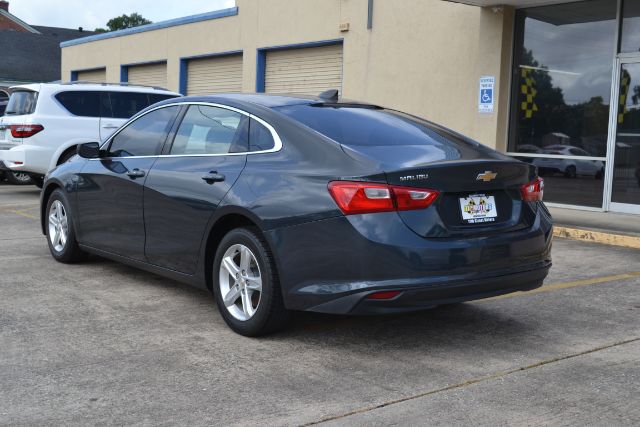 2020 Chevrolet Malibu FWD LS 049421