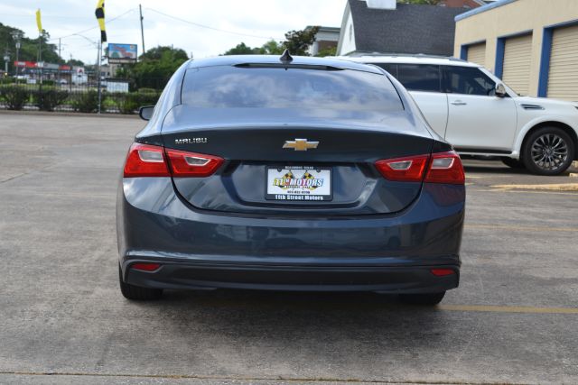2020 Chevrolet Malibu FWD LS 049421