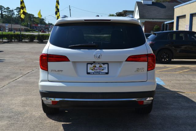 2017 Honda Pilot Elite 023965