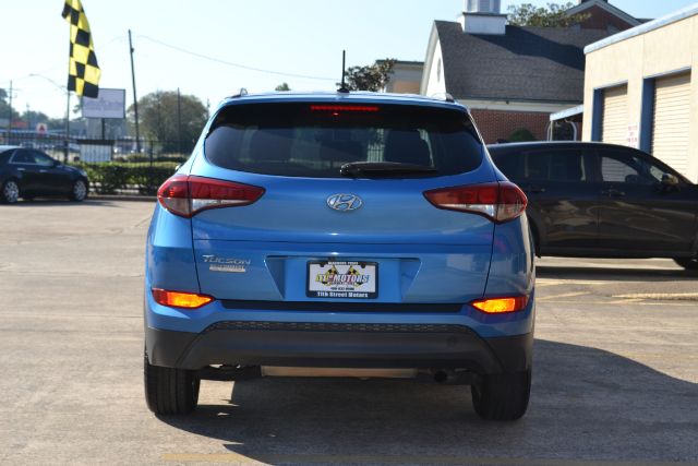 2017 Hyundai Tucson SE 467411