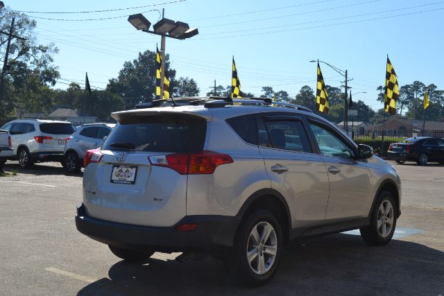 2014 Toyota RAV4 XLE 090485