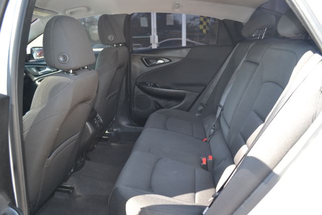 2018 Chevrolet Malibu 1LT - Photo 10