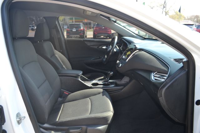 2018 Chevrolet Malibu 1LT - Photo 13