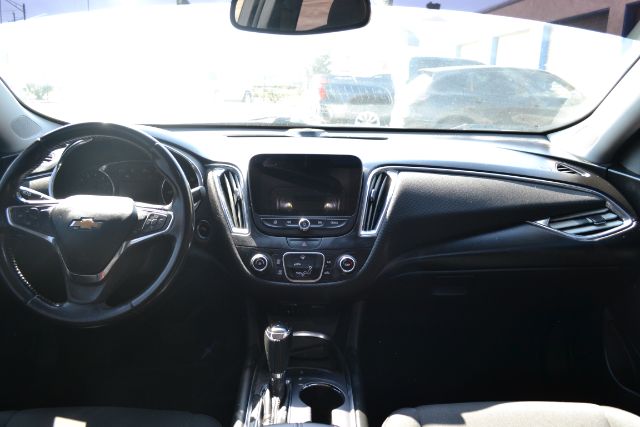 2018 Chevrolet Malibu 1LT - Photo 14