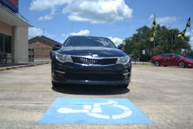 2018 Kia Optima LX - Photo 8