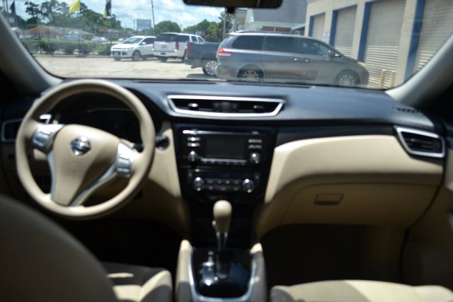 2015 Nissan Rogue SV - Photo 14