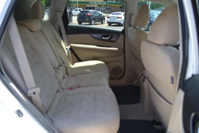 2015 Nissan Rogue SV - Photo 12