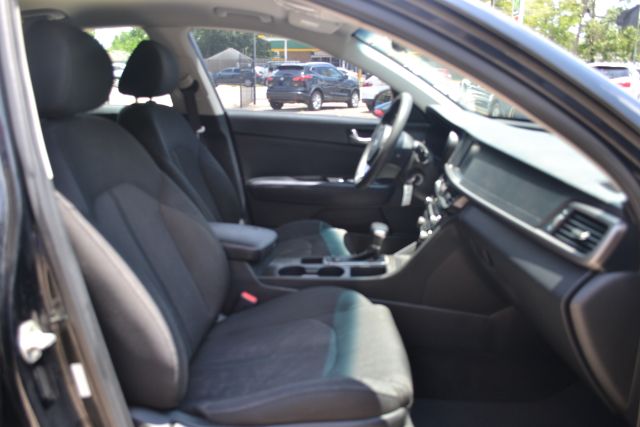 2018 Kia Optima LX - Photo 13