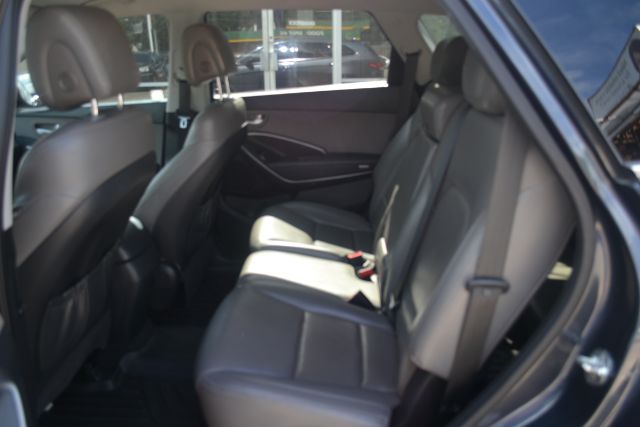 2018 Hyundai Santa Fe SE - Photo 10