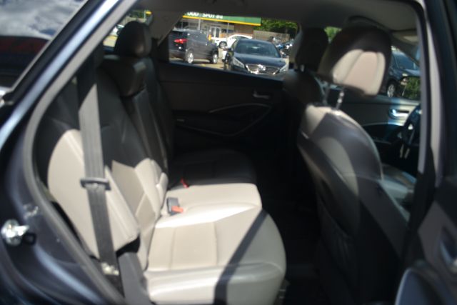 2018 Hyundai Santa Fe SE - Photo 12