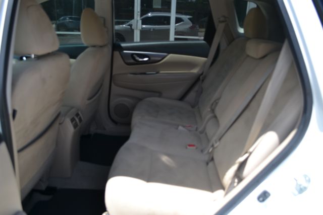 2015 Nissan Rogue SV - Photo 10