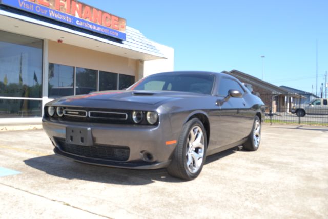 2015 Dodge Challenger SXT's photo