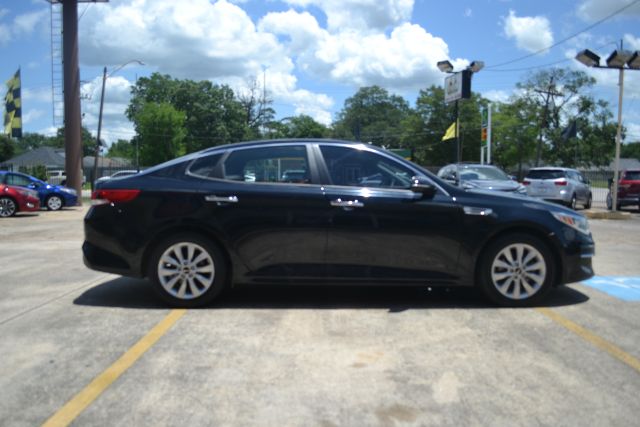2018 Kia Optima LX - Photo 6