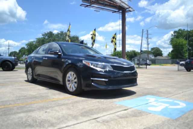 2018 Kia Optima LX - Photo 7