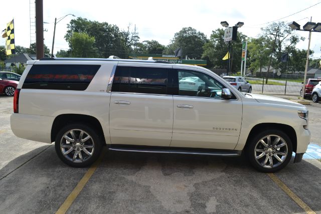 2015 Chevrolet Suburban LTZ - Photo 6