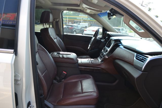 2015 Chevrolet Suburban LTZ - Photo 13